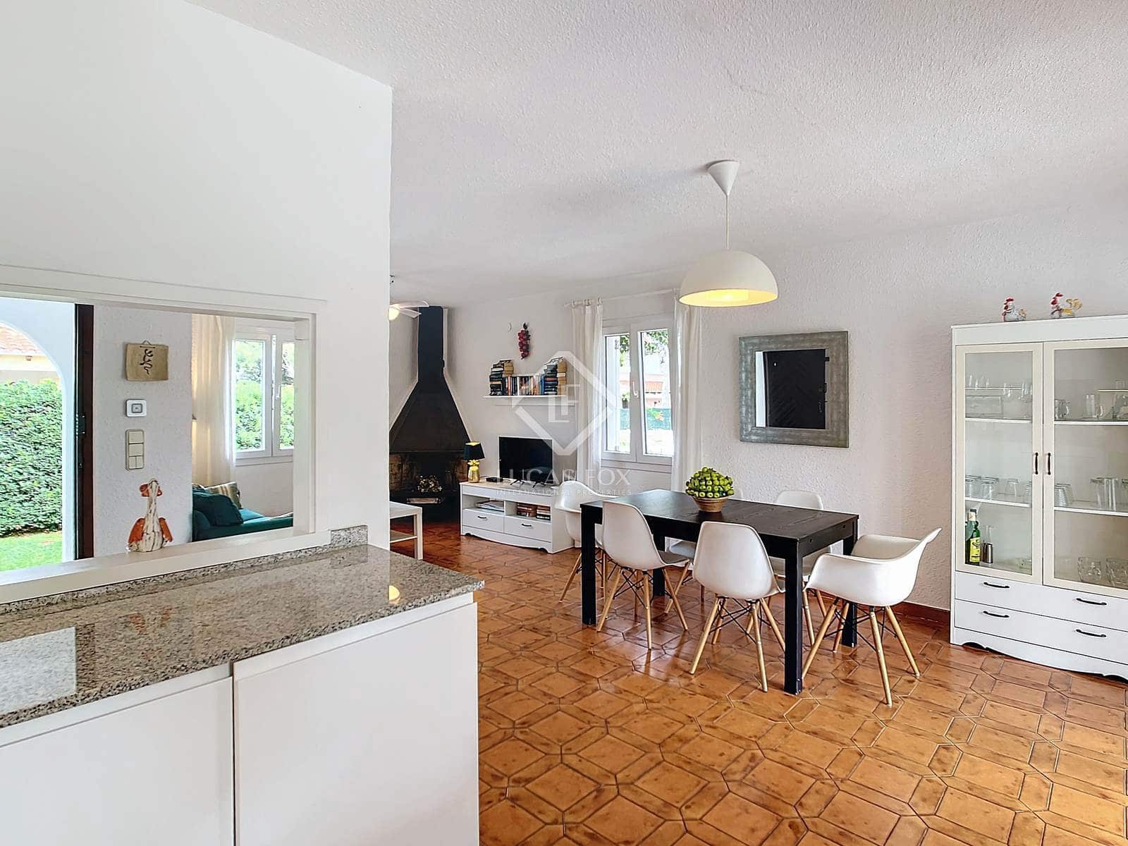 3 soverom Villa til salgs i Ciutadella de Menorca med svømmebasseng garasje - € 745 000 (Ref: 8609989)