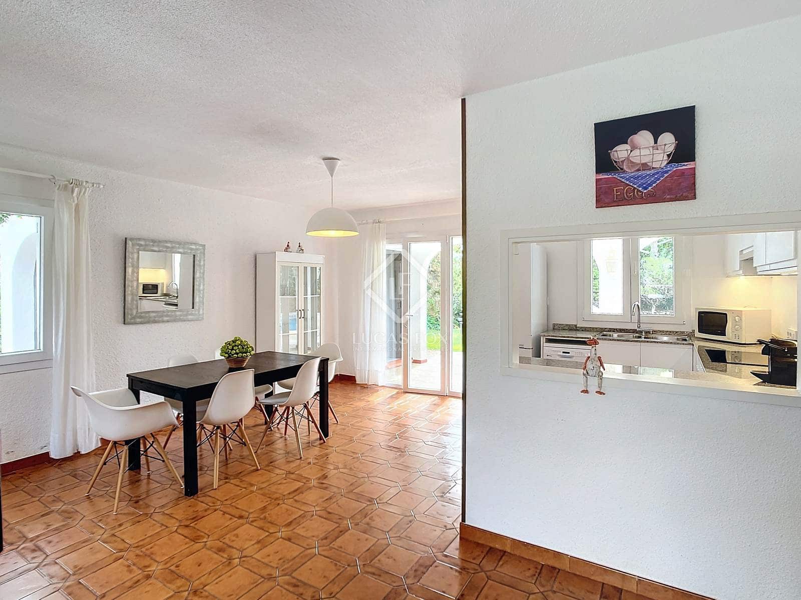 3 soverom Villa til salgs i Ciutadella de Menorca med svømmebasseng garasje - € 745 000 (Ref: 8609989)