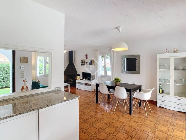 3 chambre Villa/Maison à vendre à Ciutadella de Menorca avec piscine garage - 745 000 € (Ref: 8609989)