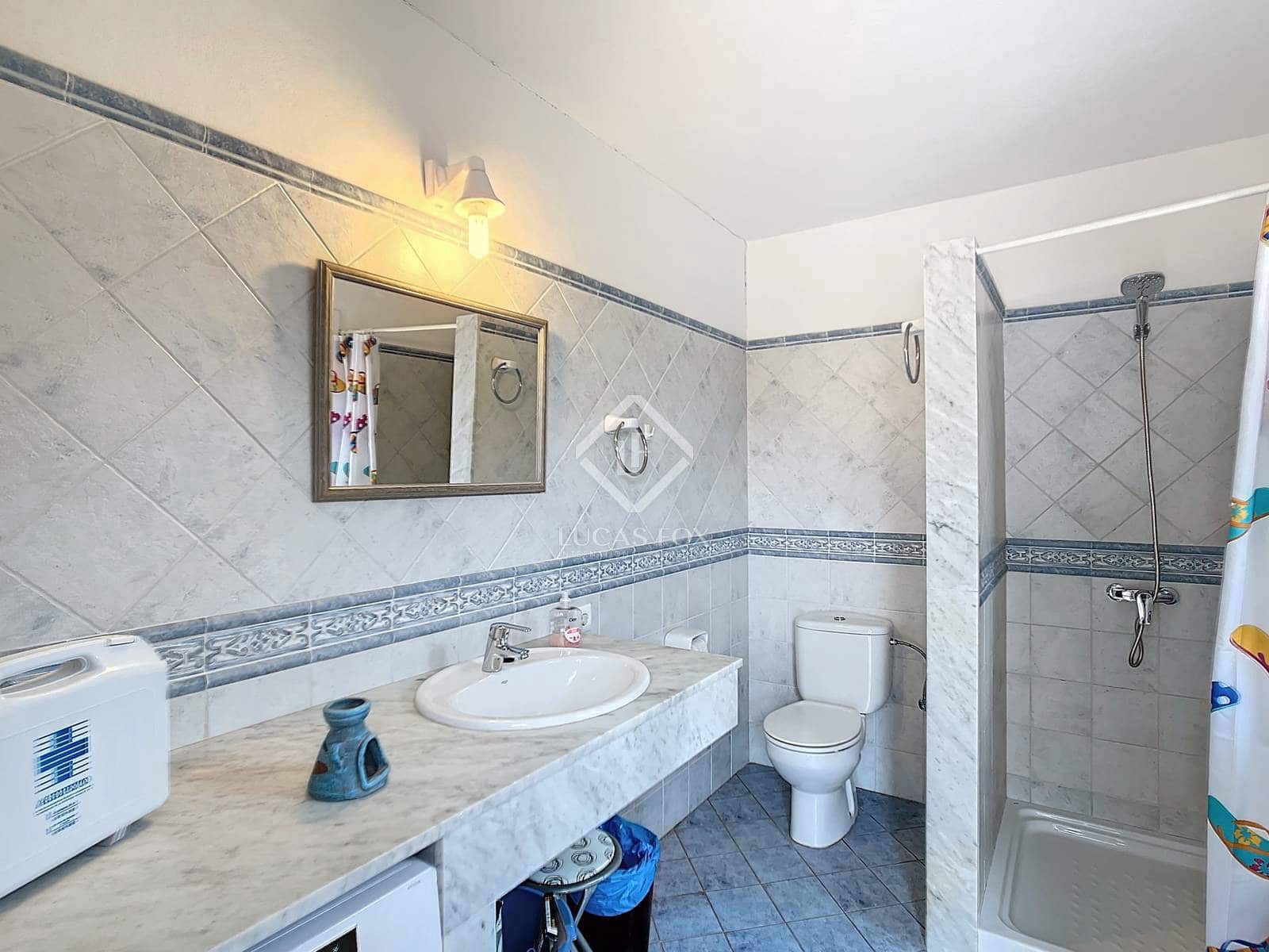 3 soverom Villa til salgs i Ciutadella de Menorca med svømmebasseng garasje - € 745 000 (Ref: 8609989)