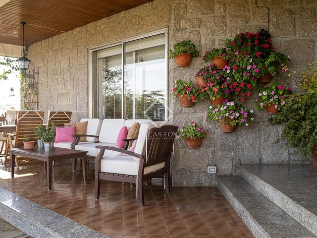 3 bedroom Villa for sale in A Guarda with garage - € 590,000 (Ref: 8611429)