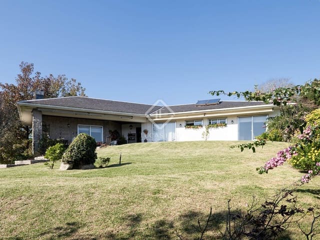 3 bedroom Villa for sale in A Guarda with garage - € 590,000 (Ref: 8611429)