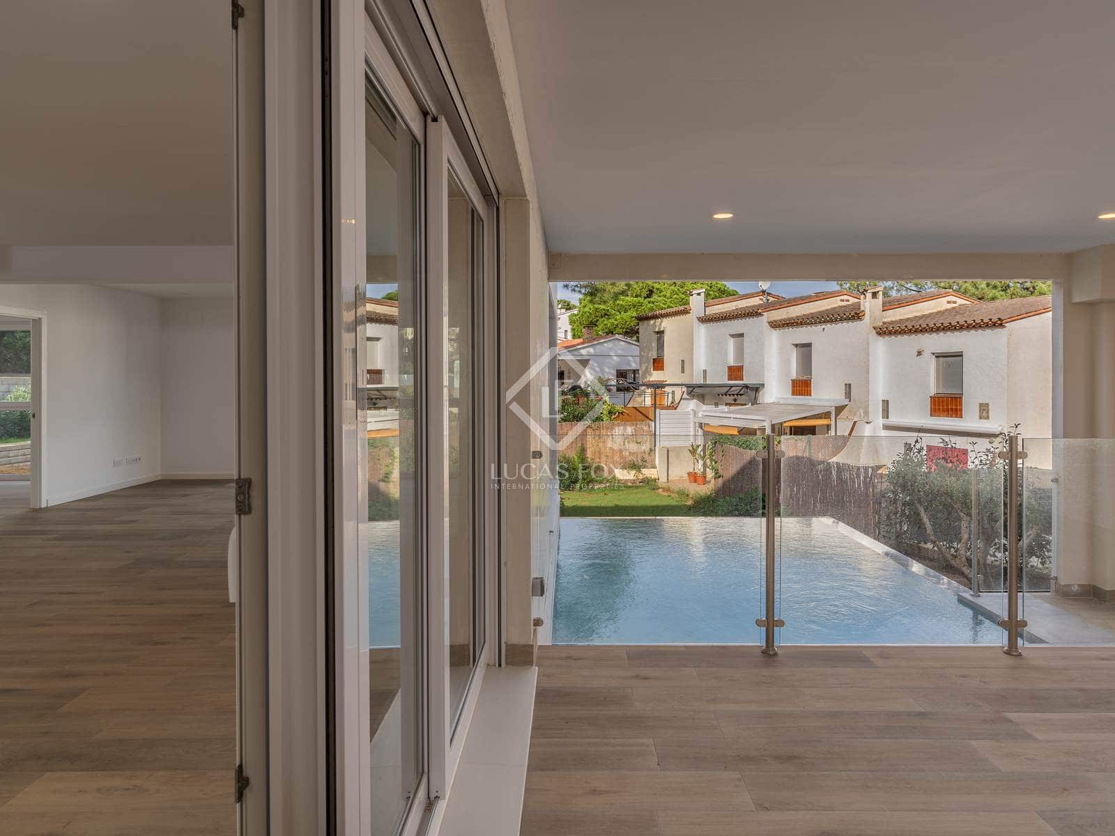 8 sypialnia Willa na sprzedaż w Llanca z basenem garażem - 960 000 € (Ref: 8611659)