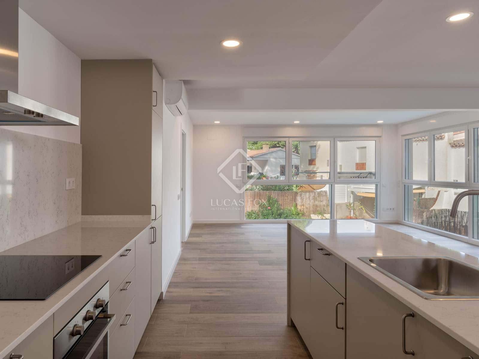 8 sypialnia Willa na sprzedaż w Llanca z basenem garażem - 960 000 € (Ref: 8611659)