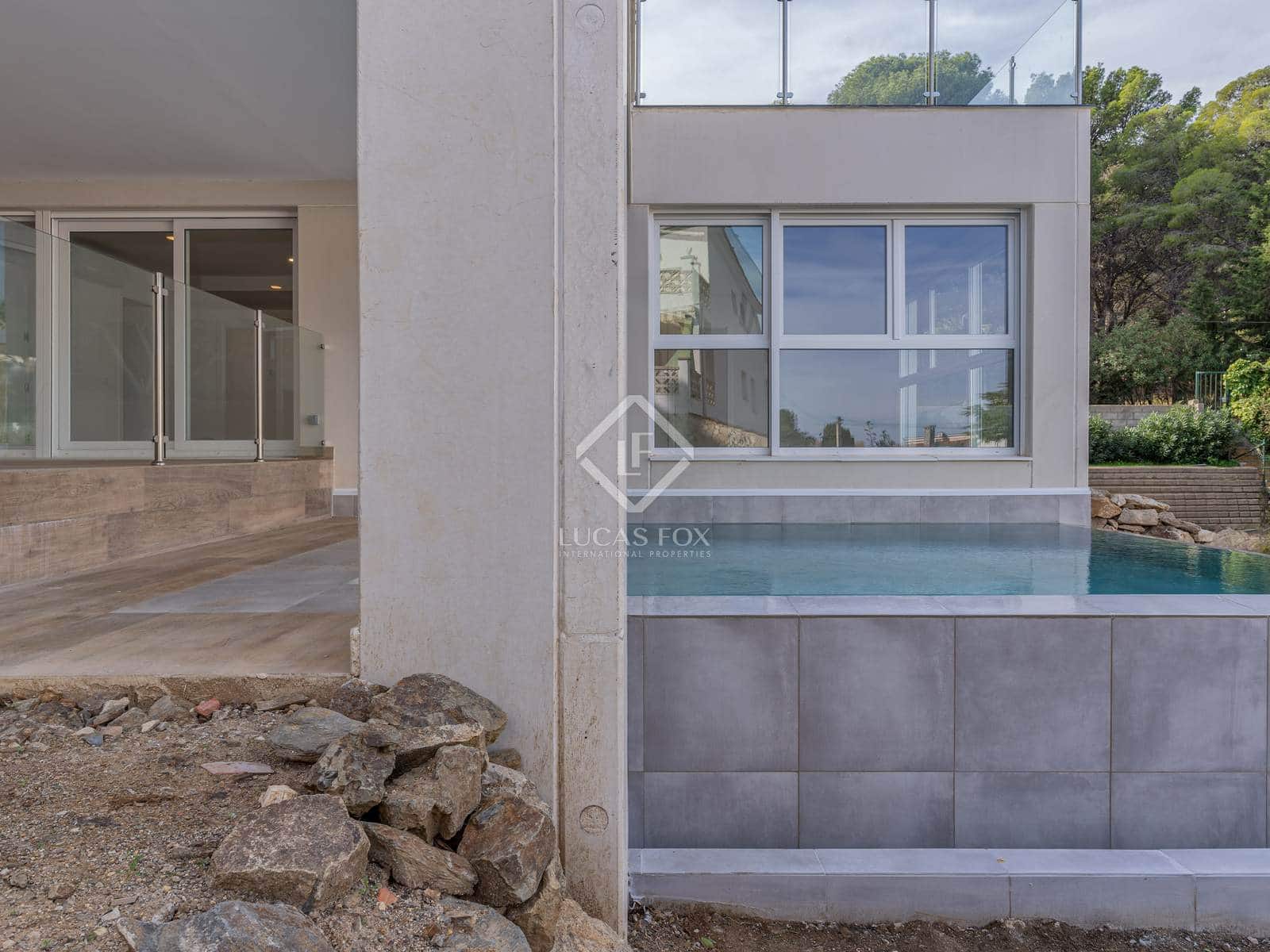 8 sypialnia Willa na sprzedaż w Llanca z basenem garażem - 960 000 € (Ref: 8611659)