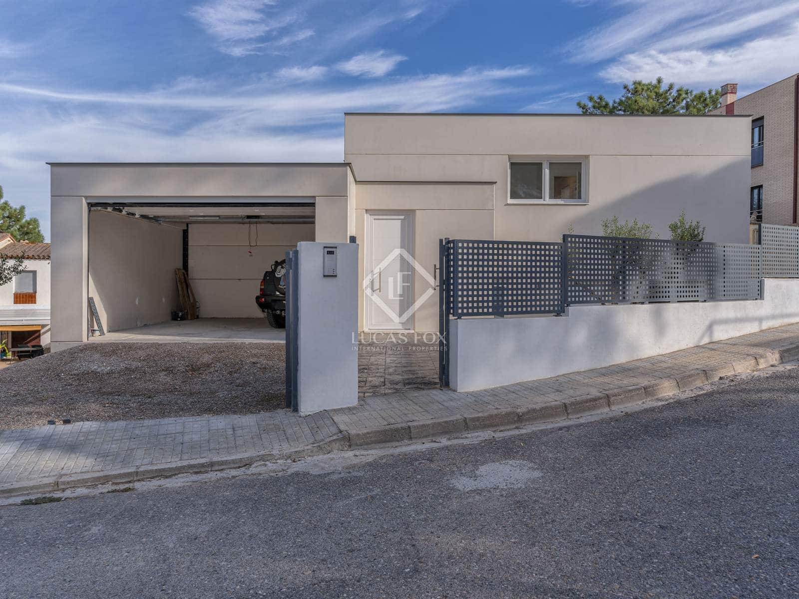 8 sypialnia Willa na sprzedaż w Llanca z basenem garażem - 960 000 € (Ref: 8611659)