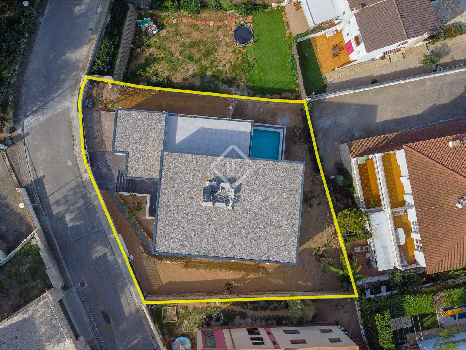 8 sypialnia Willa na sprzedaż w Llanca z basenem garażem - 960 000 € (Ref: 8611659)