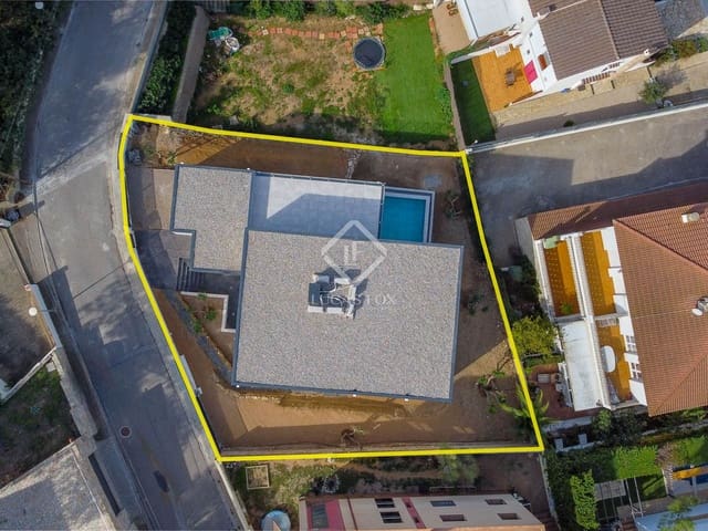 8 bedroom Villa for sale in Llançà with pool garage - € 960,000 (Ref: 8611659)