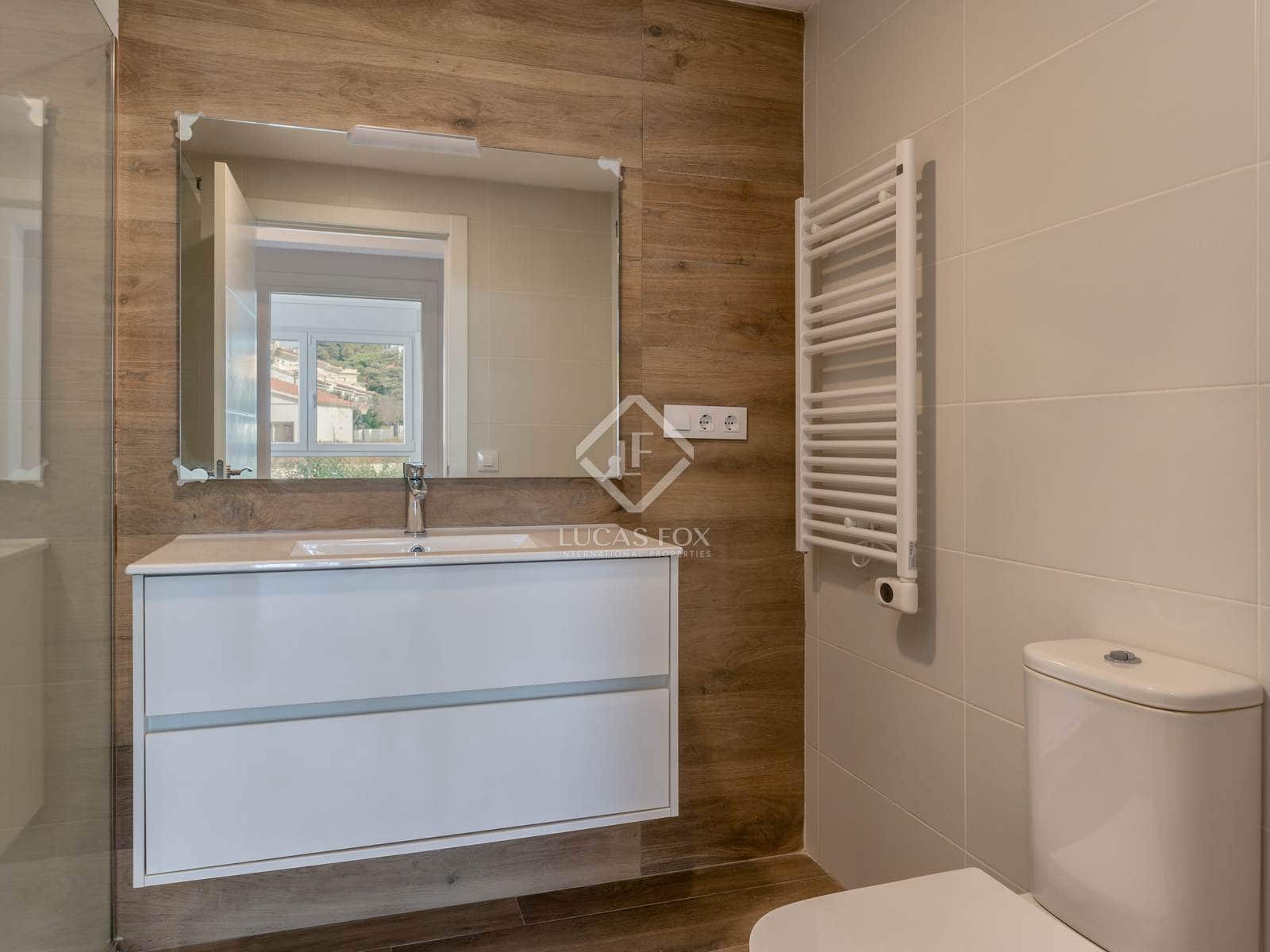 8 sypialnia Willa na sprzedaż w Llanca z basenem garażem - 960 000 € (Ref: 8611659)