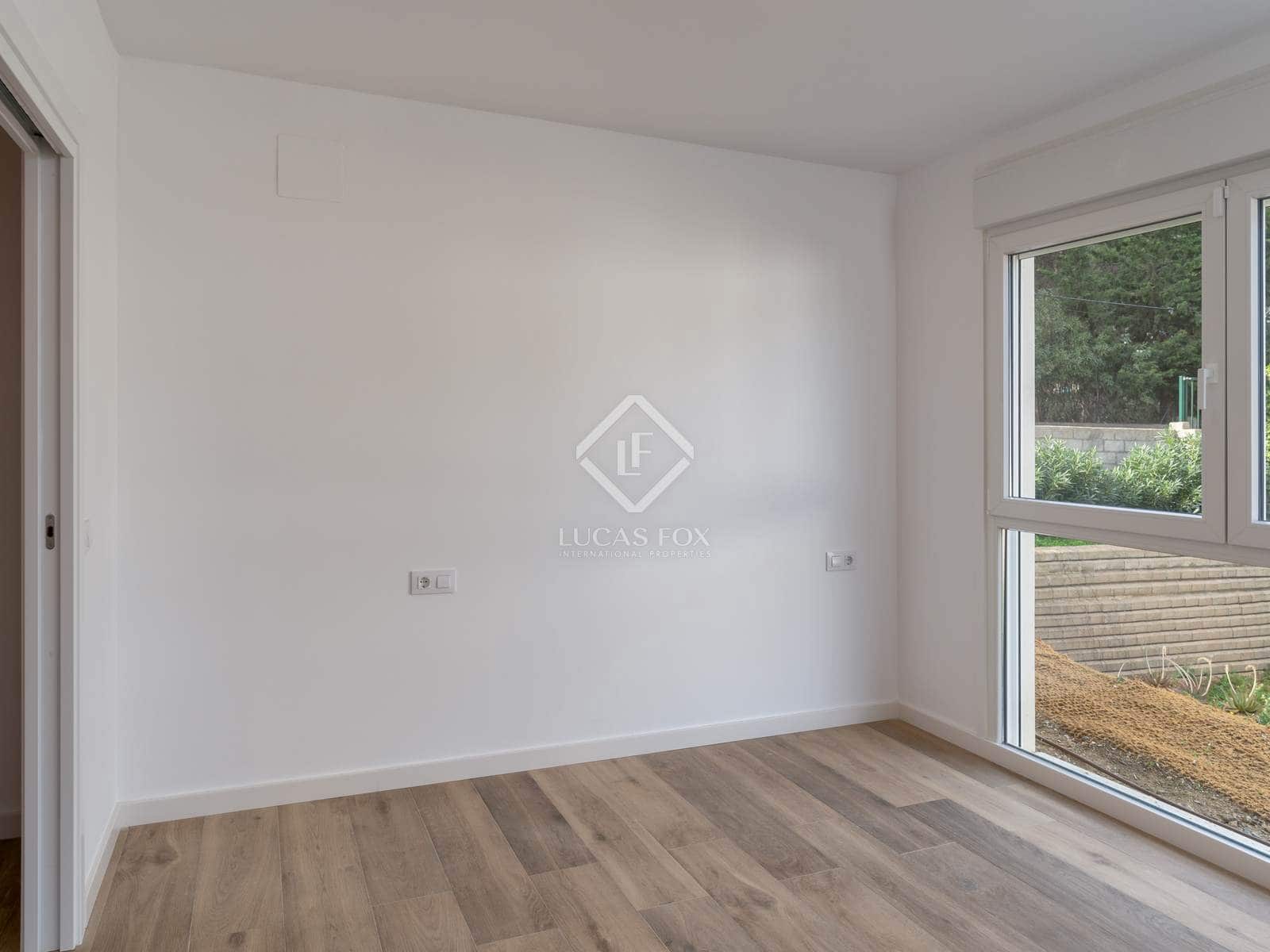 8 sypialnia Willa na sprzedaż w Llanca z basenem garażem - 960 000 € (Ref: 8611659)