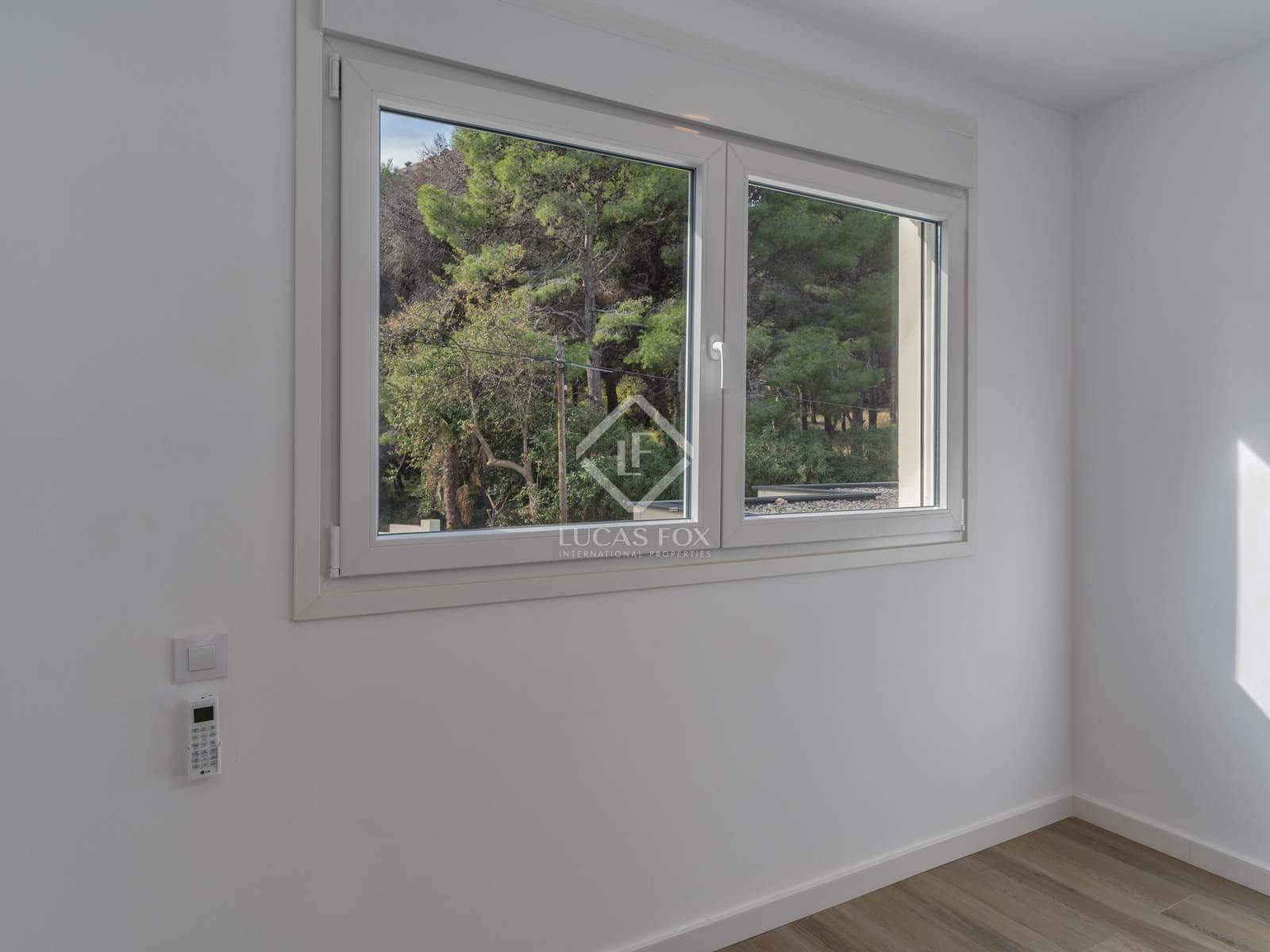 8 sypialnia Willa na sprzedaż w Llanca z basenem garażem - 960 000 € (Ref: 8611659)