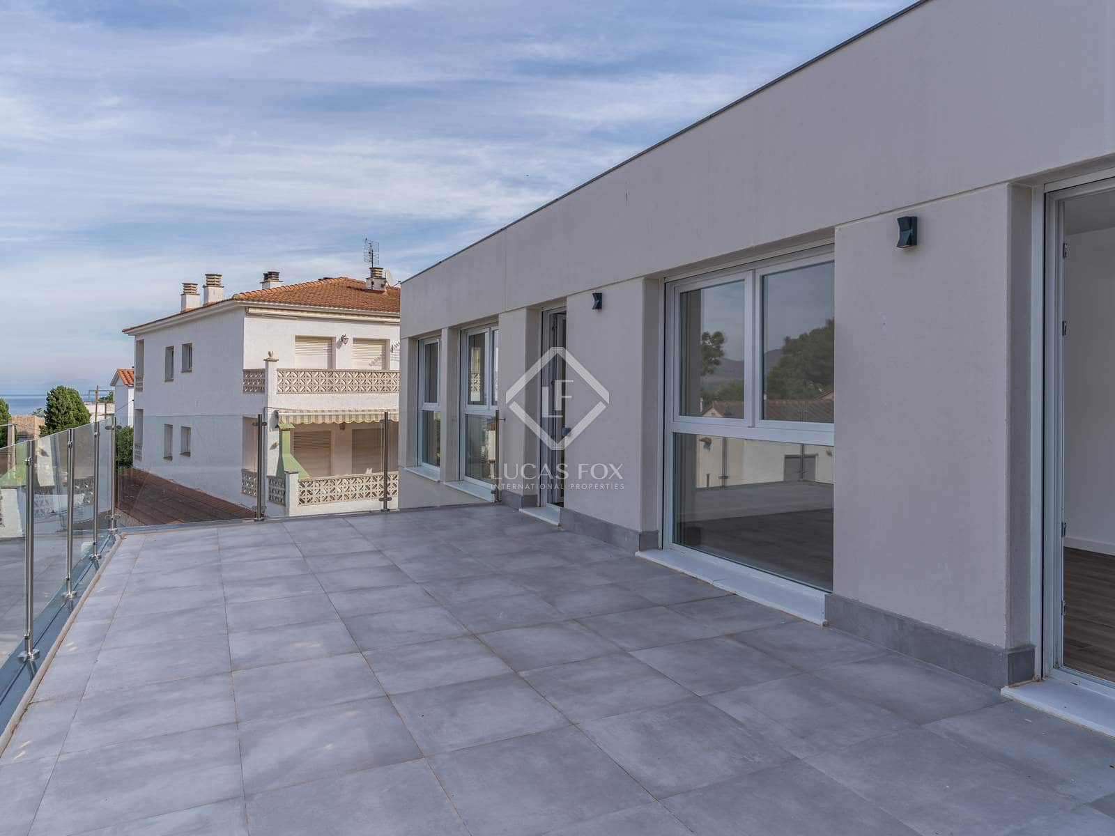 8 sypialnia Willa na sprzedaż w Llanca z basenem garażem - 960 000 € (Ref: 8611659)