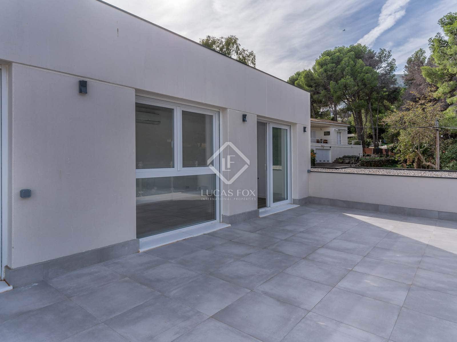 8 sypialnia Willa na sprzedaż w Llanca z basenem garażem - 960 000 € (Ref: 8611659)