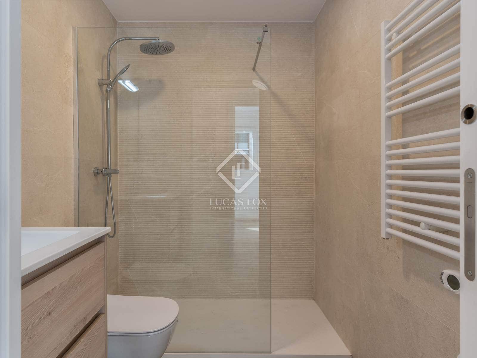 8 sypialnia Willa na sprzedaż w Llanca z basenem garażem - 960 000 € (Ref: 8611659)