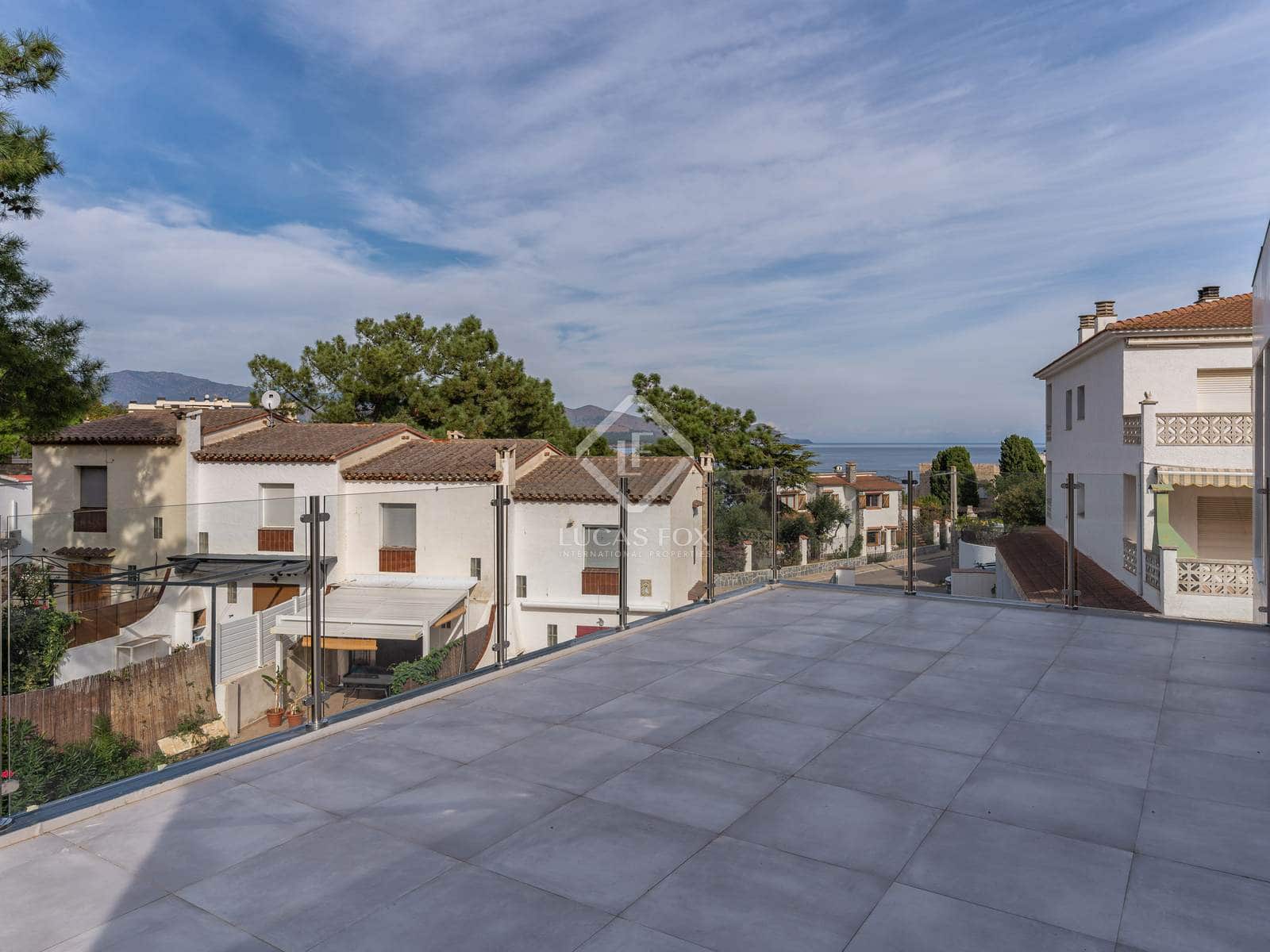 8 sypialnia Willa na sprzedaż w Llanca z basenem garażem - 960 000 € (Ref: 8611659)