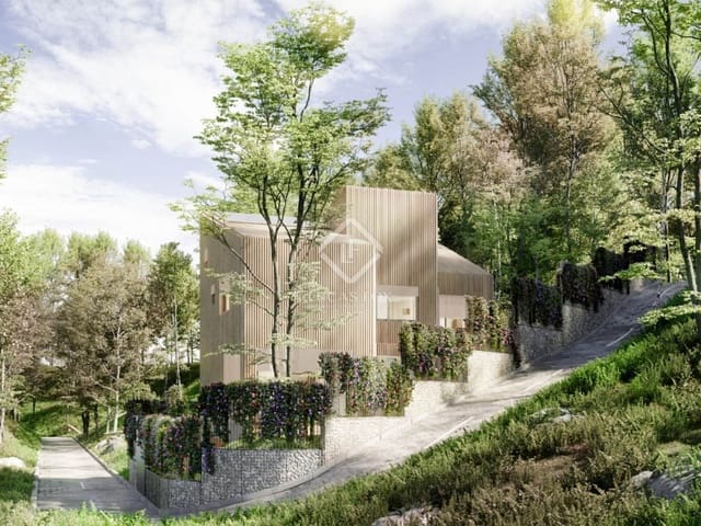 Tomt till salu i Barcelona stad - 250 000 € (Ref: 8611781)