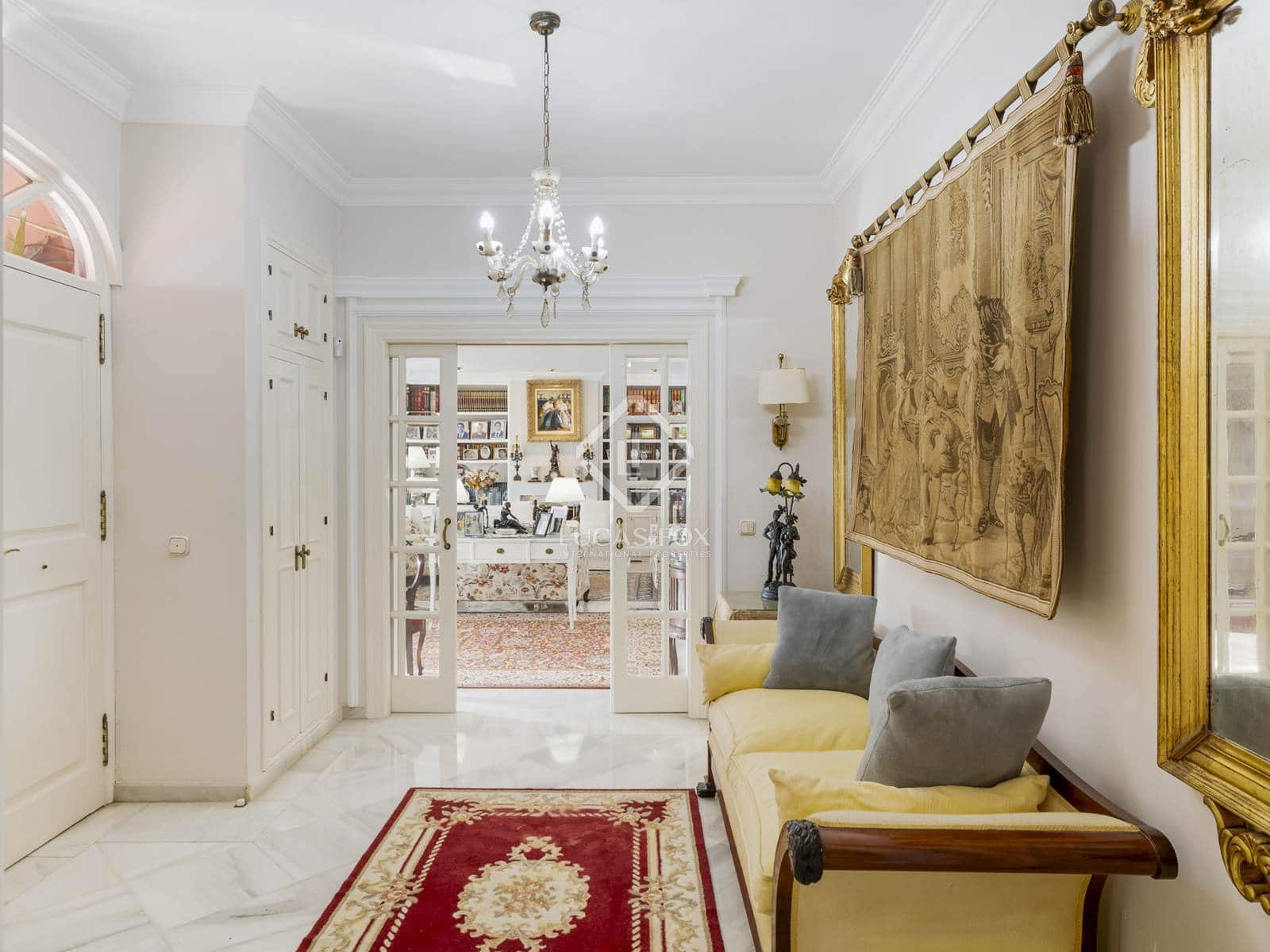 6 bedroom Villa for sale in Estepona with pool garage - € 3,800,000 (Ref: 8613944)