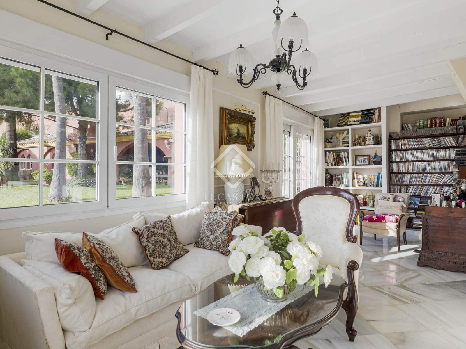 6 bedroom Villa for sale in Estepona with pool garage - € 3,800,000 (Ref: 8613944)