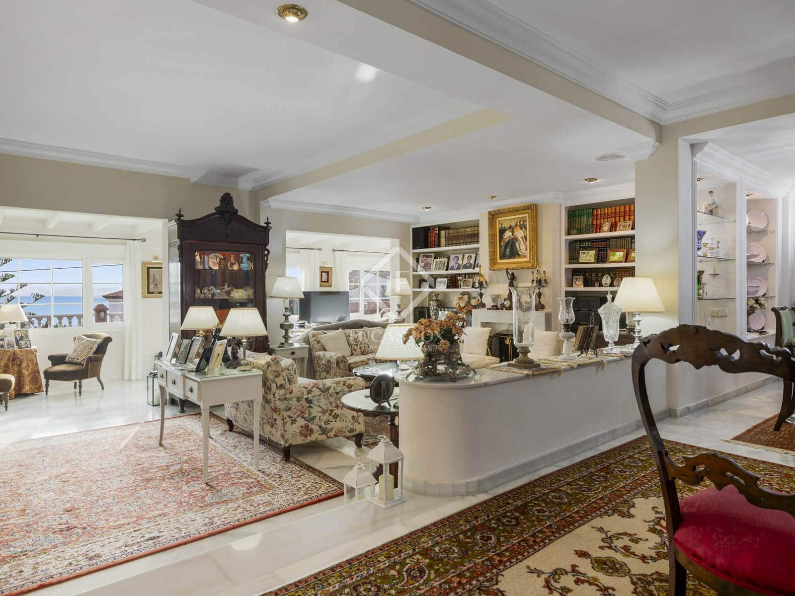 6 bedroom Villa for sale in Estepona with pool garage - € 3,800,000 (Ref: 8613944)