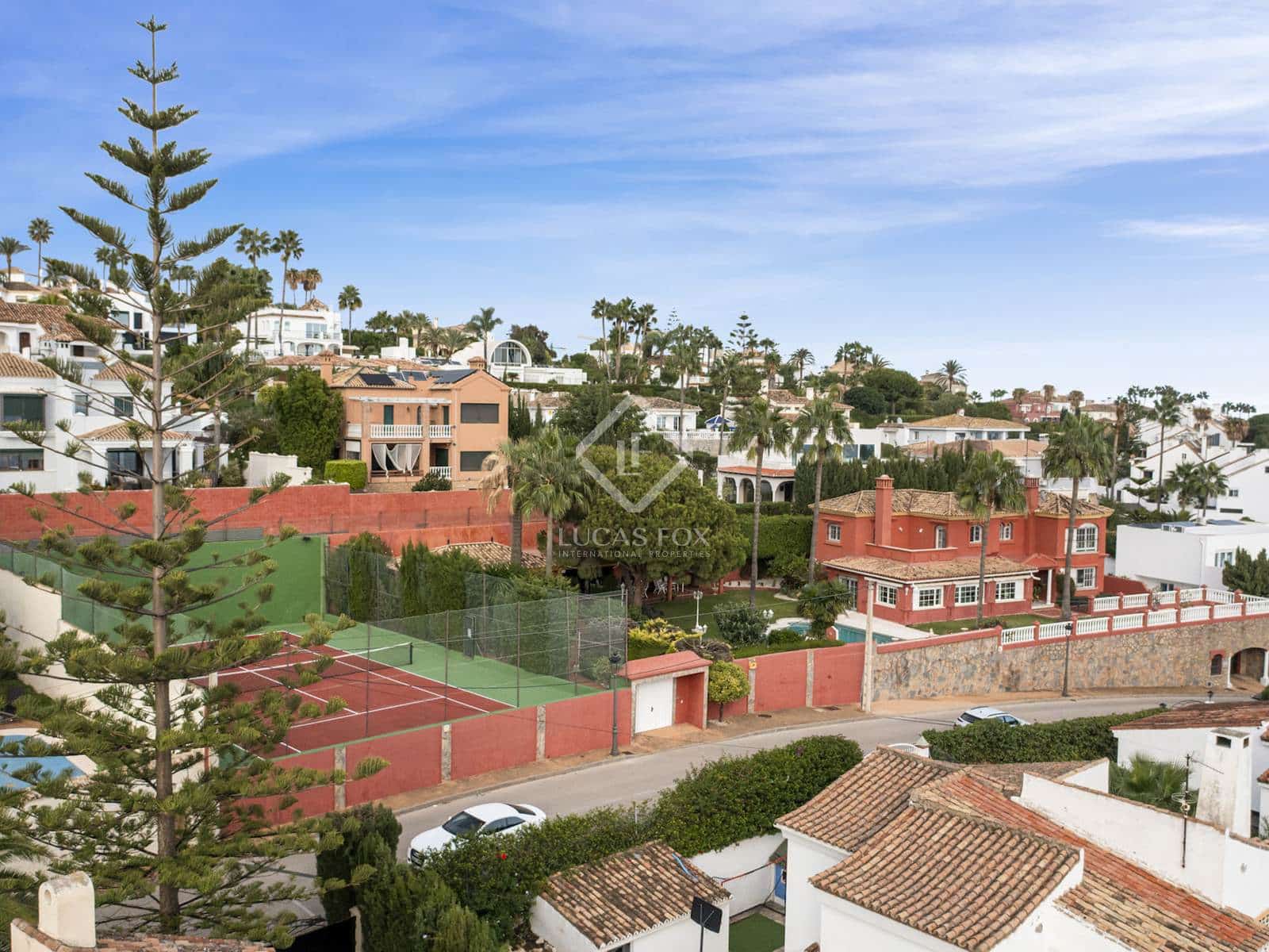 6 bedroom Villa for sale in Estepona with pool garage - € 3,800,000 (Ref: 8613944)