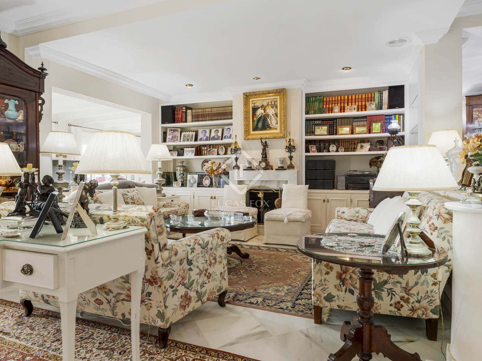 6 bedroom Villa for sale in Estepona with pool garage - € 3,800,000 (Ref: 8613944)