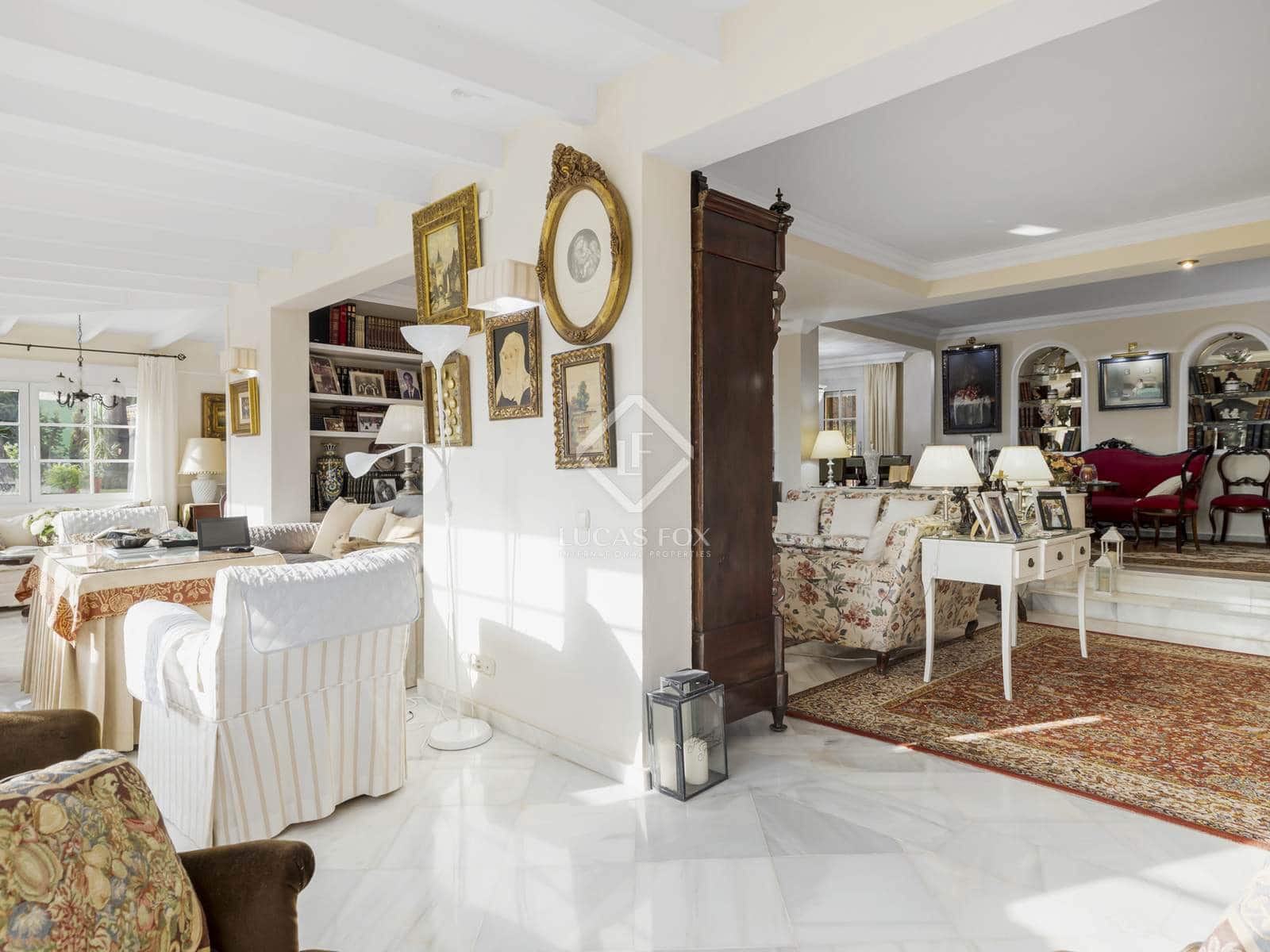 6 bedroom Villa for sale in Estepona with pool garage - € 3,800,000 (Ref: 8613944)