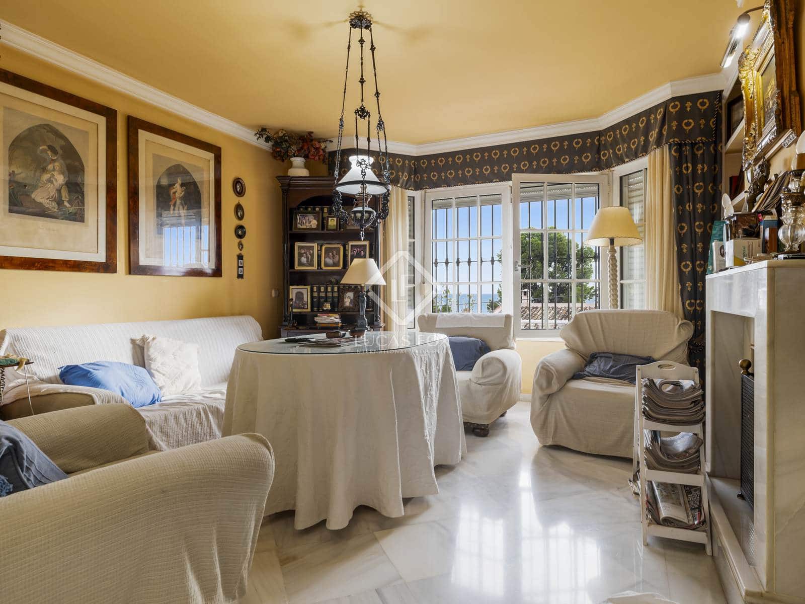 6 bedroom Villa for sale in Estepona with pool garage - € 3,800,000 (Ref: 8613944)