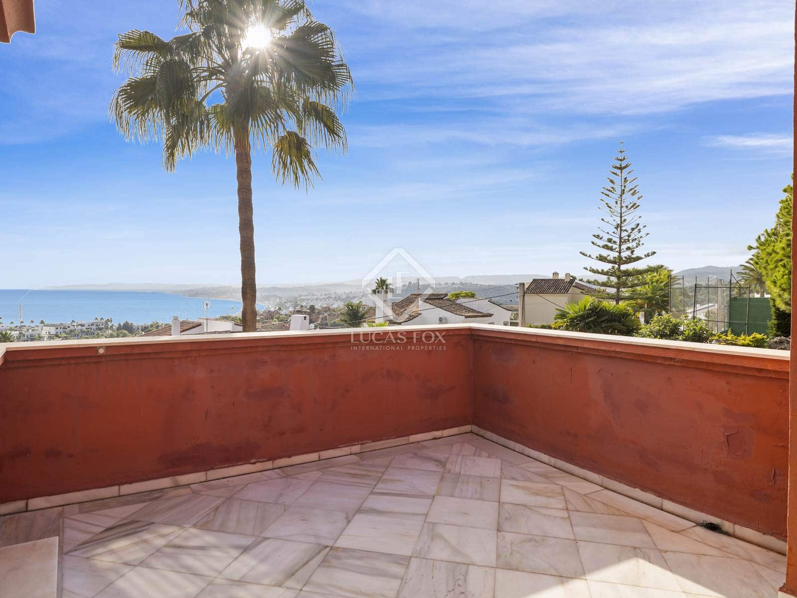 6 bedroom Villa for sale in Estepona with pool garage - € 3,800,000 (Ref: 8613944)