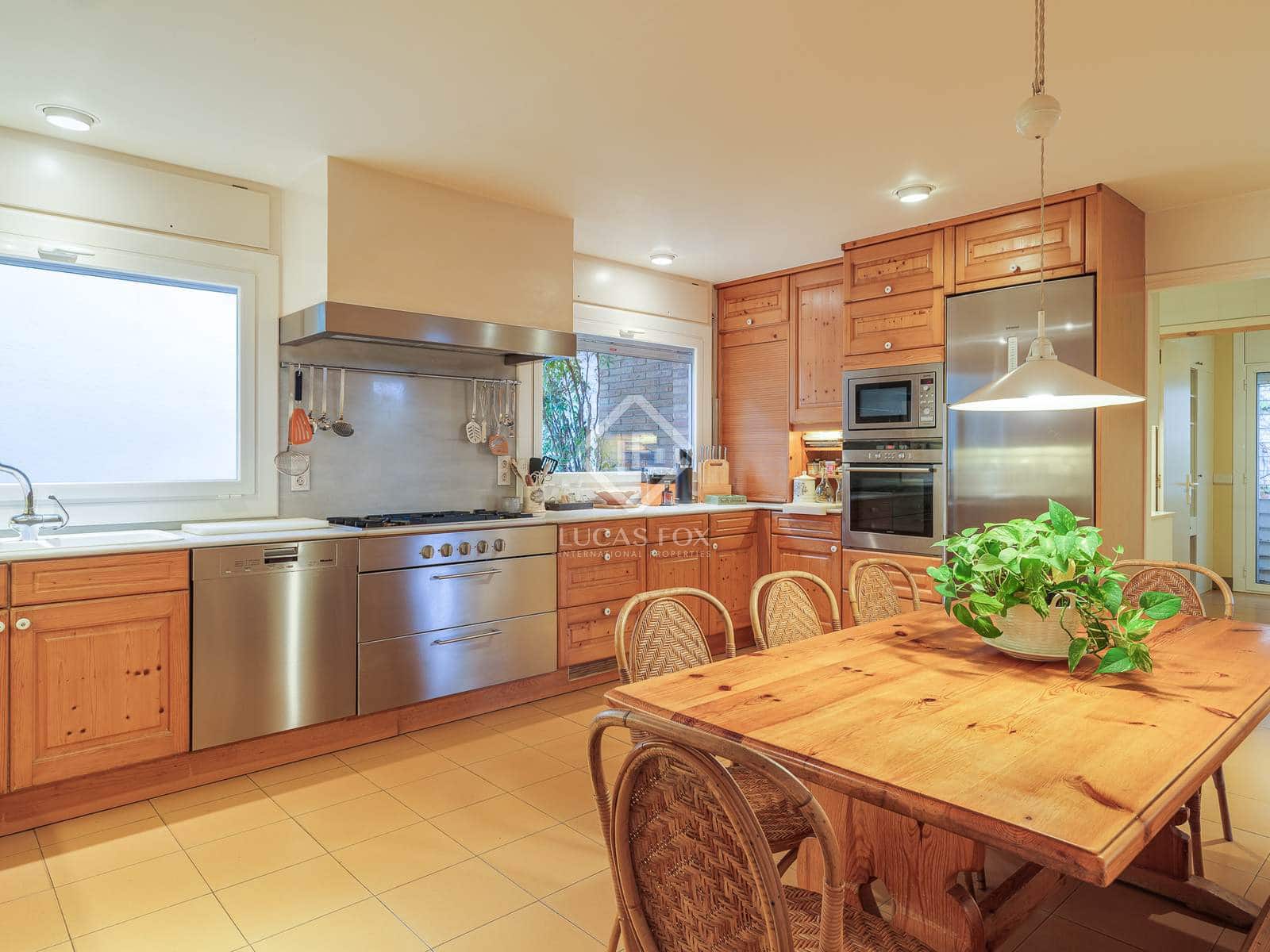 6 soverom Villa til salgs i Premia de Dalt med svømmebasseng garasje - € 1 650 000 (Ref: 8613966)