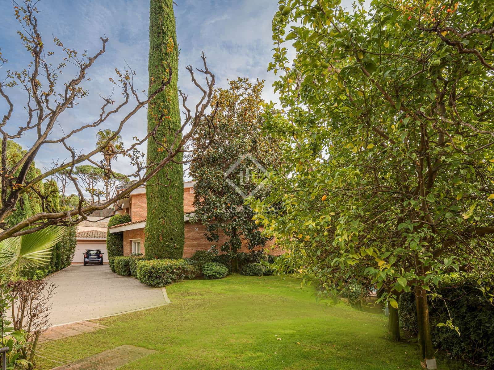 6 soverom Villa til salgs i Premia de Dalt med svømmebasseng garasje - € 1 650 000 (Ref: 8613966)