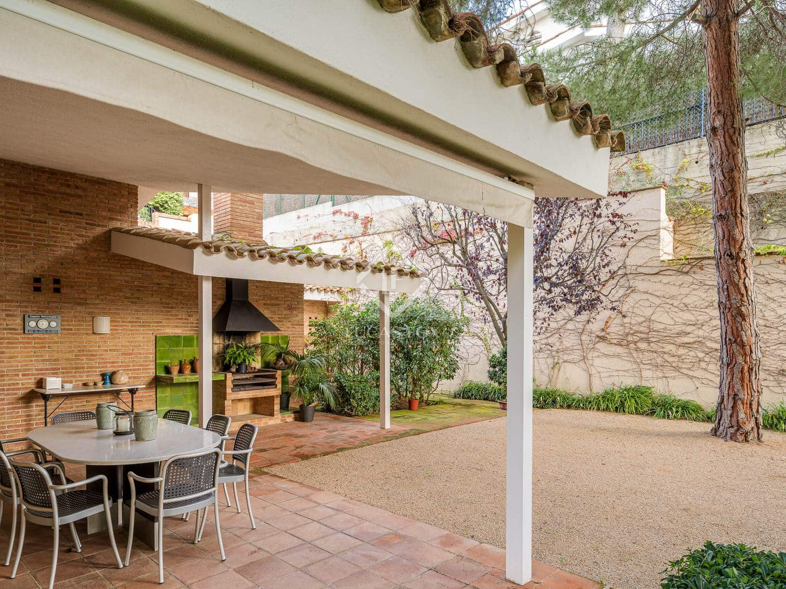 6 soverom Villa til salgs i Premia de Dalt med svømmebasseng garasje - € 1 650 000 (Ref: 8613966)