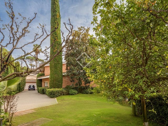 6 bedroom Villa for sale in Premià de Dalt with pool garage - € 1,650,000 (Ref: 8613966)