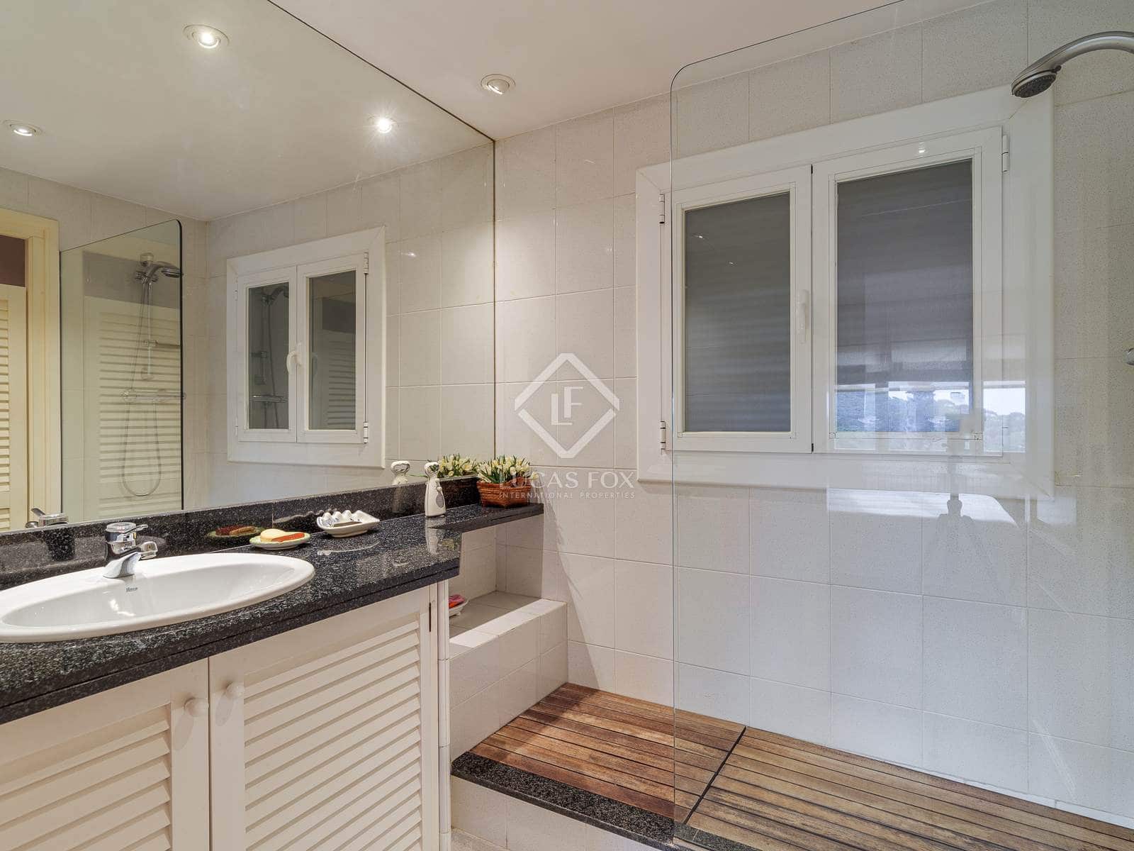 6 soverom Villa til salgs i Premia de Dalt med svømmebasseng garasje - € 1 650 000 (Ref: 8613966)