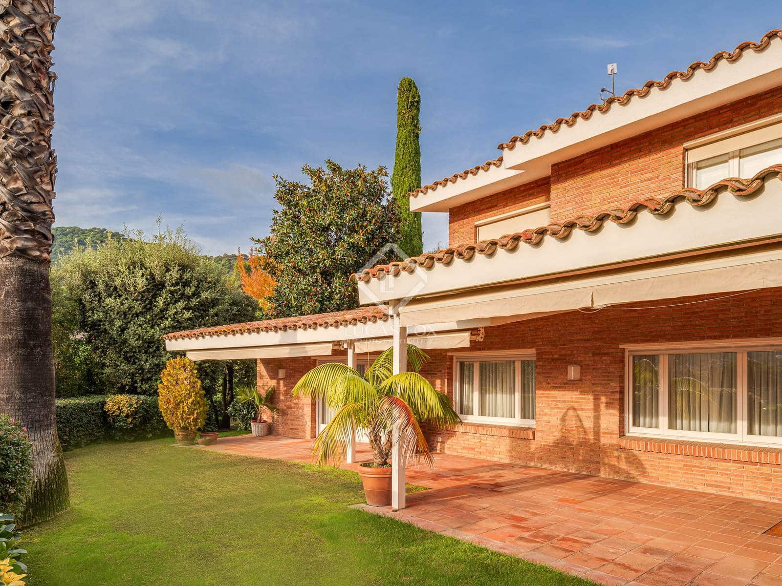 6 soverom Villa til salgs i Premia de Dalt med svømmebasseng garasje - € 1 650 000 (Ref: 8613966)