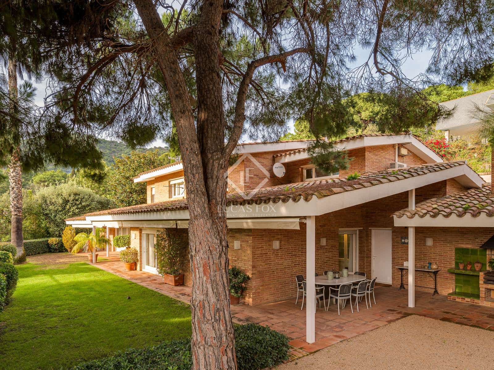 6 soverom Villa til salgs i Premia de Dalt med svømmebasseng garasje - € 1 650 000 (Ref: 8613966)