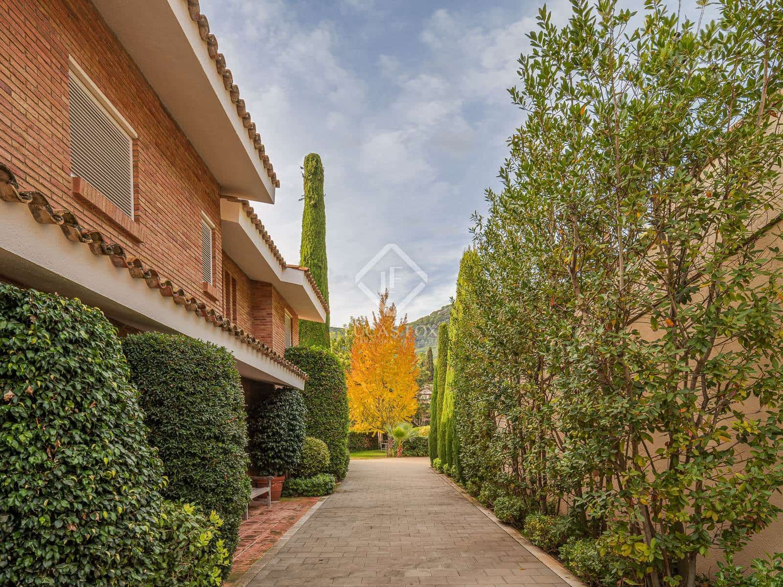 6 soverom Villa til salgs i Premia de Dalt med svømmebasseng garasje - € 1 650 000 (Ref: 8613966)