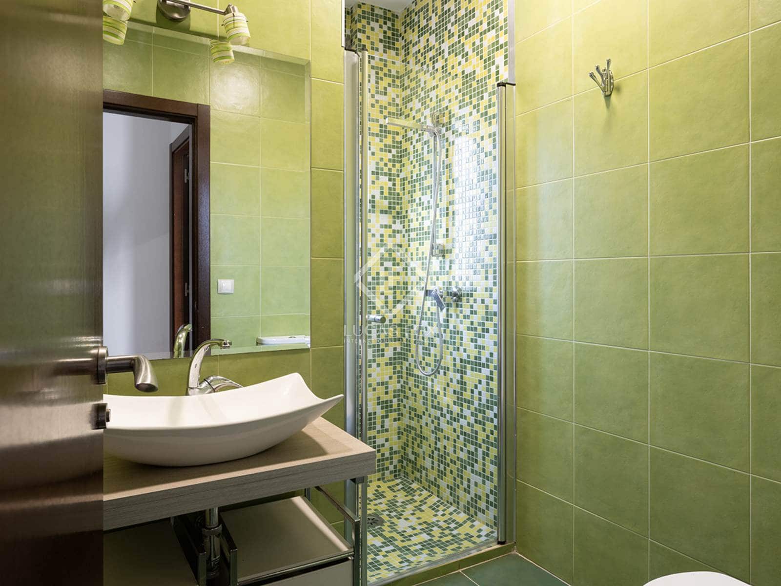 5 bedroom Villa for sale in Pontevedra city with pool garage - € 790,000 (Ref: 8616448)