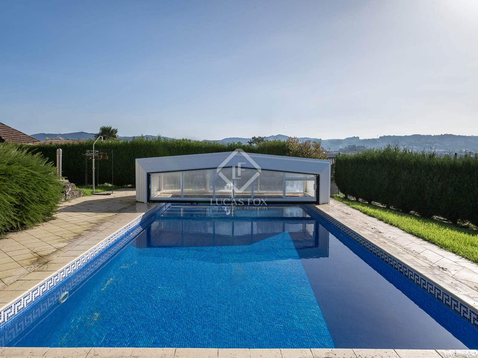 5 bedroom Villa for sale in Pontevedra city with pool garage - € 790,000 (Ref: 8616448)