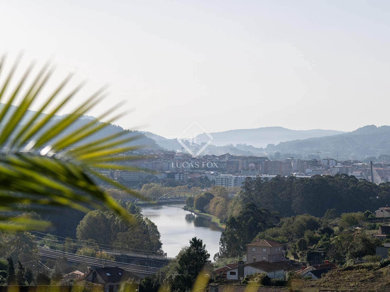 5 bedroom Villa for sale in Pontevedra city with pool garage - € 790,000 (Ref: 8616448)