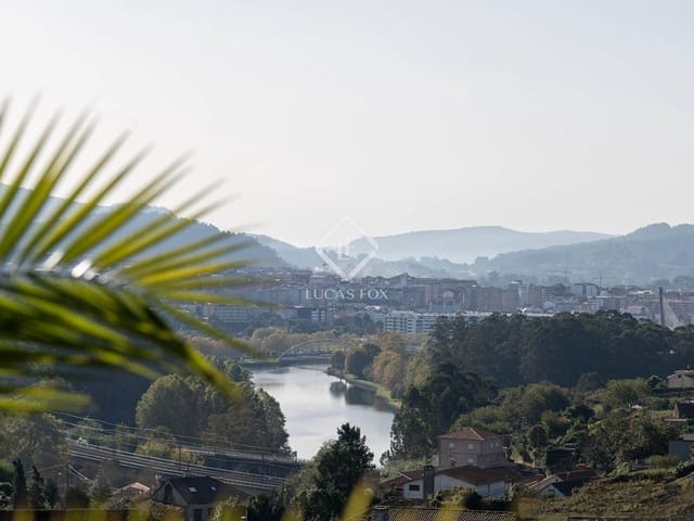 5 bedroom Villa for sale in Pontevedra city with pool garage - € 790,000 (Ref: 8616448)