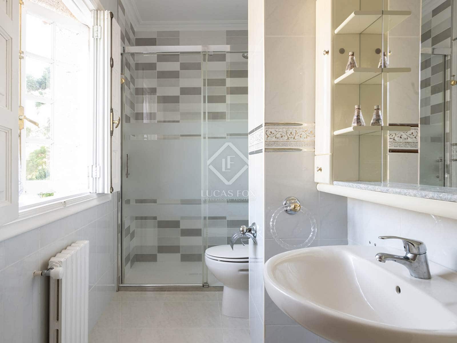 5 bedroom Villa for sale in Vilagarcia de Arousa with pool garage - € 795,000 (Ref: 8616537)