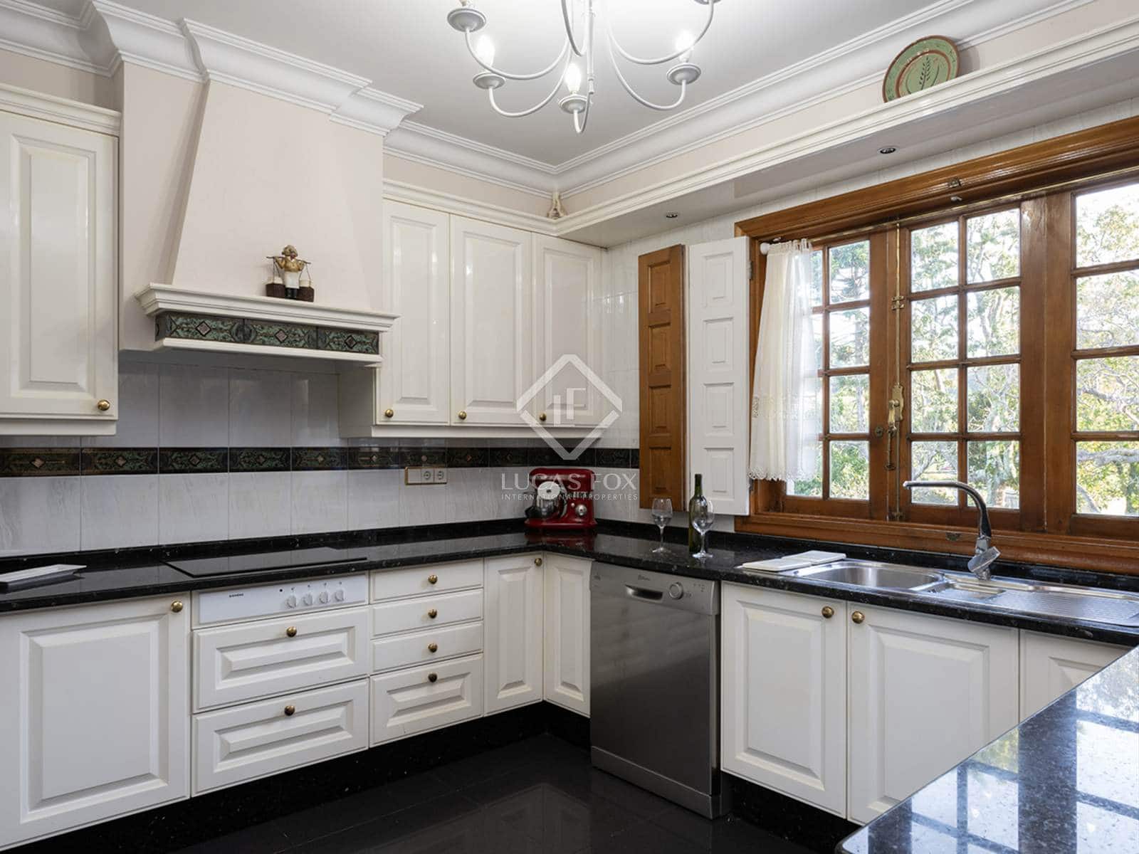 5 bedroom Villa for sale in Vilagarcia de Arousa with pool garage - € 795,000 (Ref: 8616537)