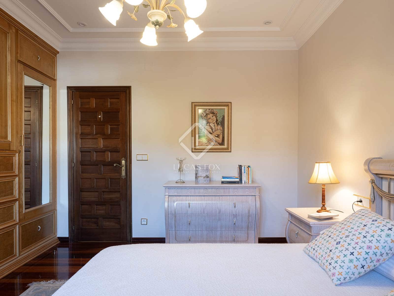 5 bedroom Villa for sale in Vilagarcia de Arousa with pool garage - € 795,000 (Ref: 8616537)