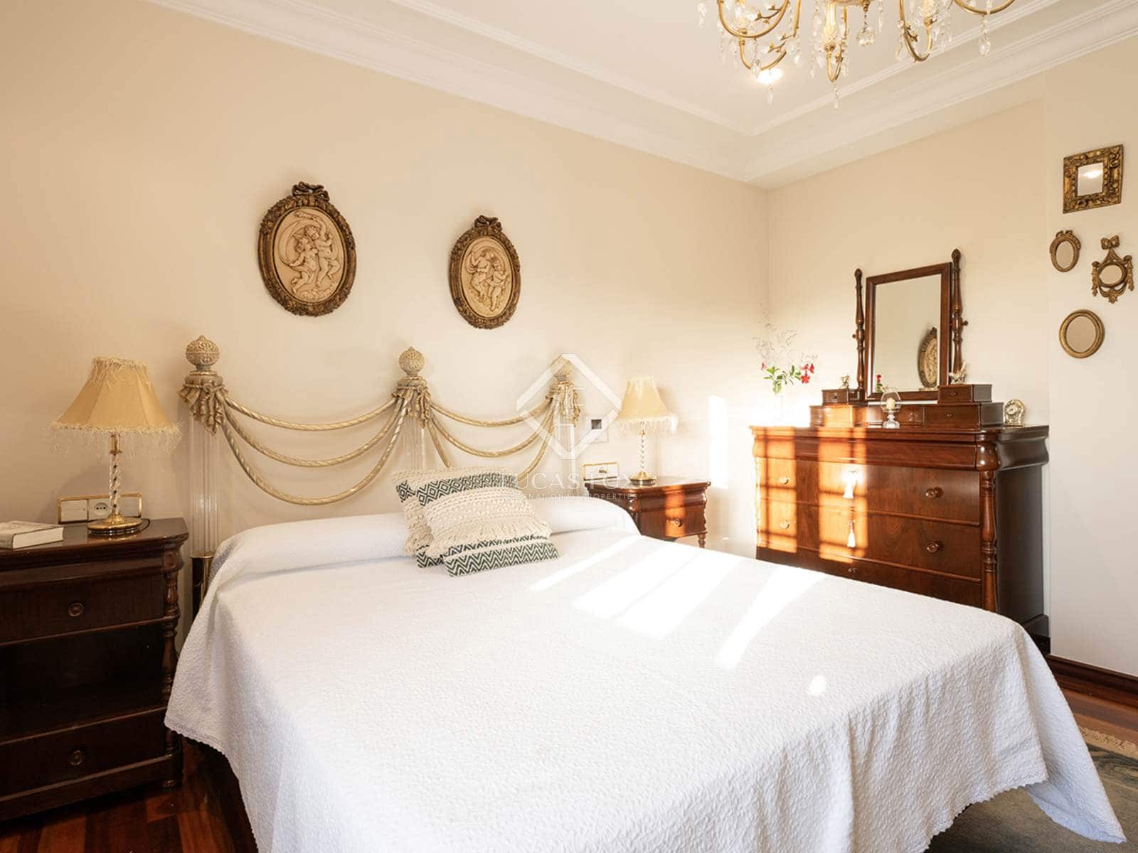 5 bedroom Villa for sale in Vilagarcia de Arousa with pool garage - € 795,000 (Ref: 8616537)