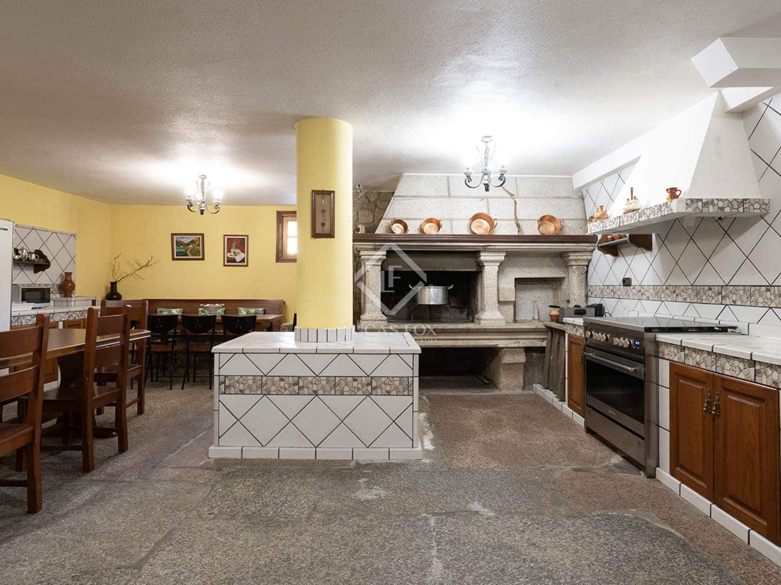 5 bedroom Villa for sale in Vilagarcia de Arousa with pool garage - € 795,000 (Ref: 8616537)