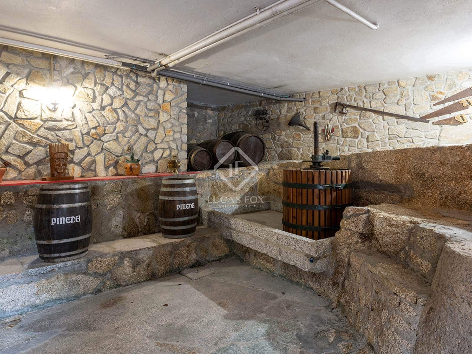 5 bedroom Villa for sale in Vilagarcia de Arousa with pool garage - € 795,000 (Ref: 8616537)