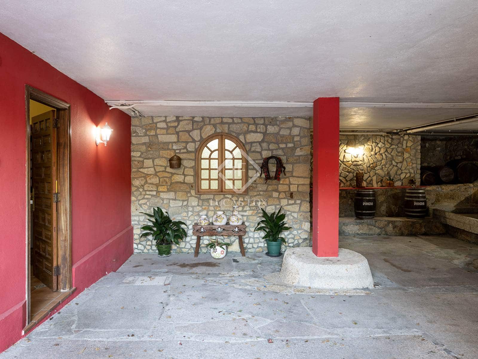 5 bedroom Villa for sale in Vilagarcia de Arousa with pool garage - € 795,000 (Ref: 8616537)