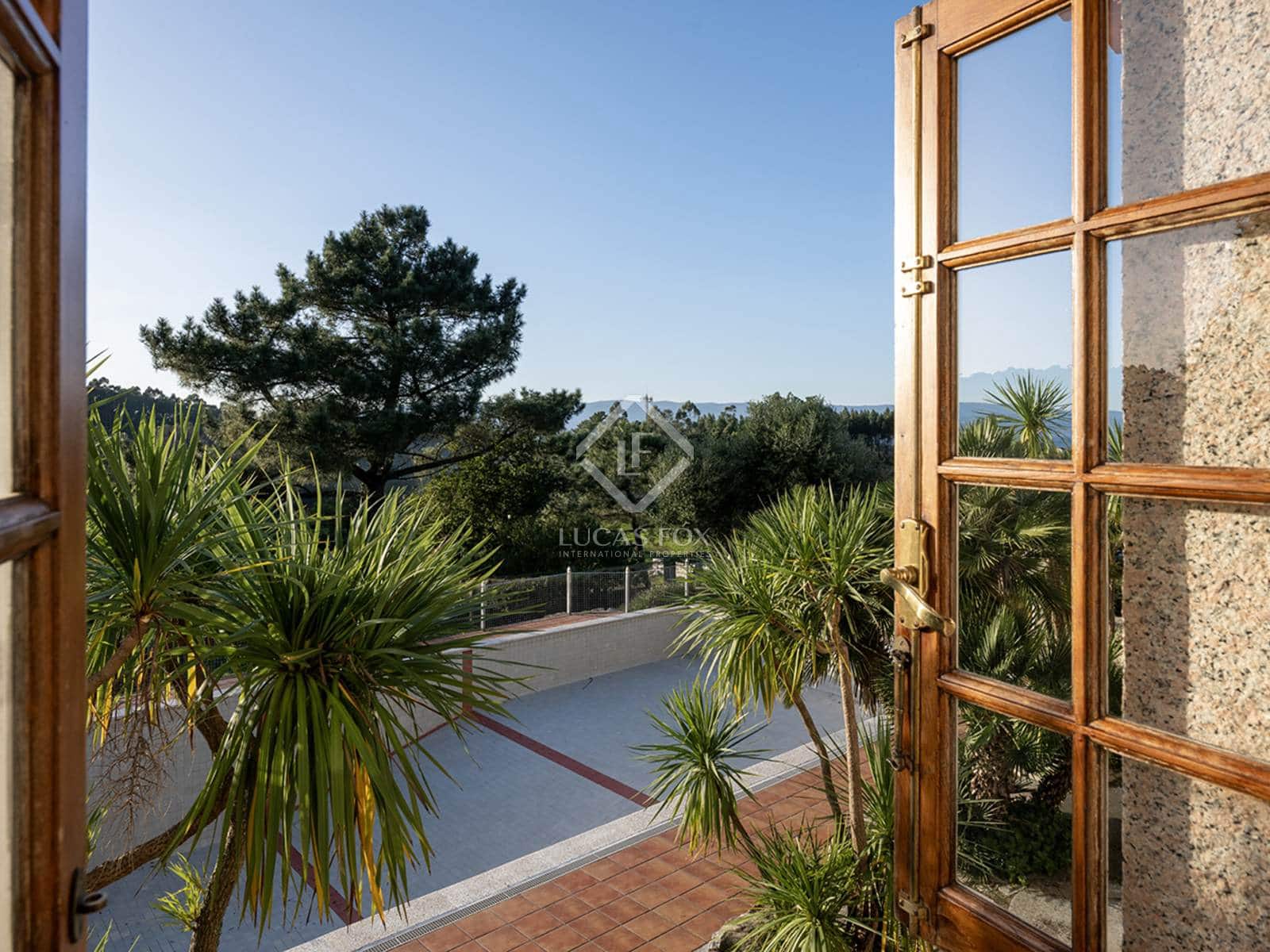 5 bedroom Villa for sale in Vilagarcia de Arousa with pool garage - € 795,000 (Ref: 8616537)