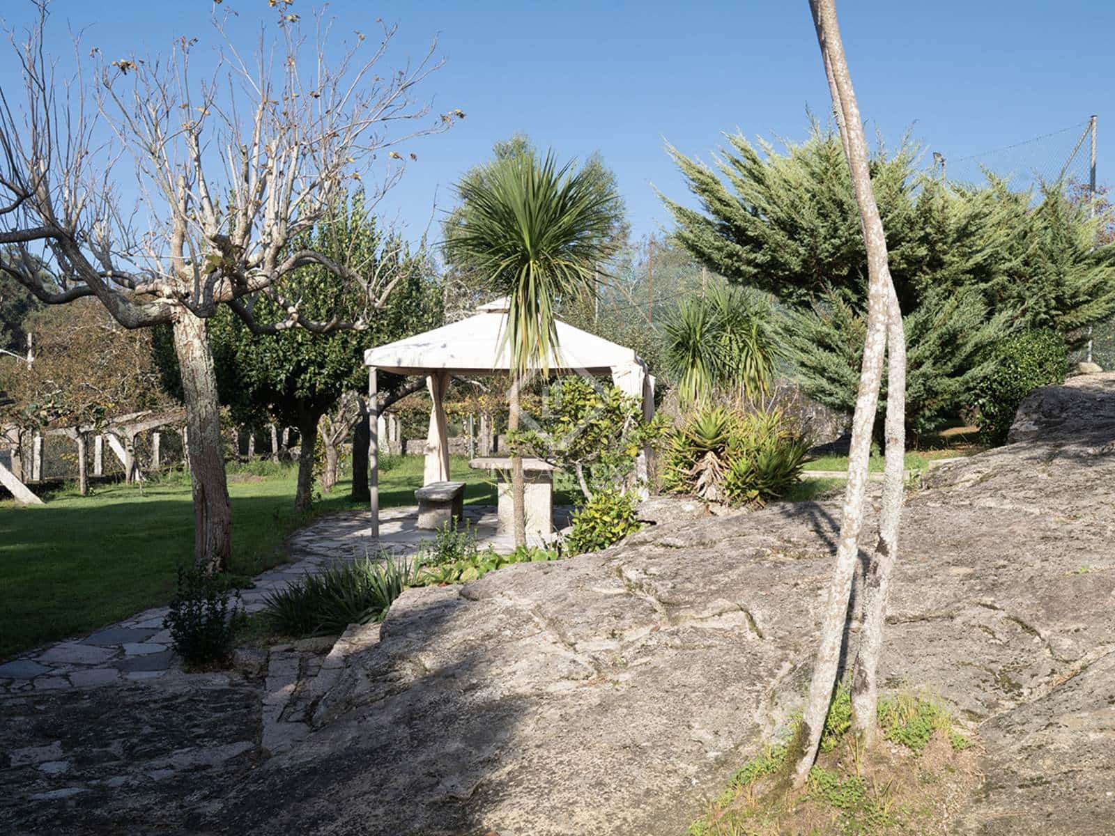 5 bedroom Villa for sale in Vilagarcia de Arousa with pool garage - € 795,000 (Ref: 8616537)