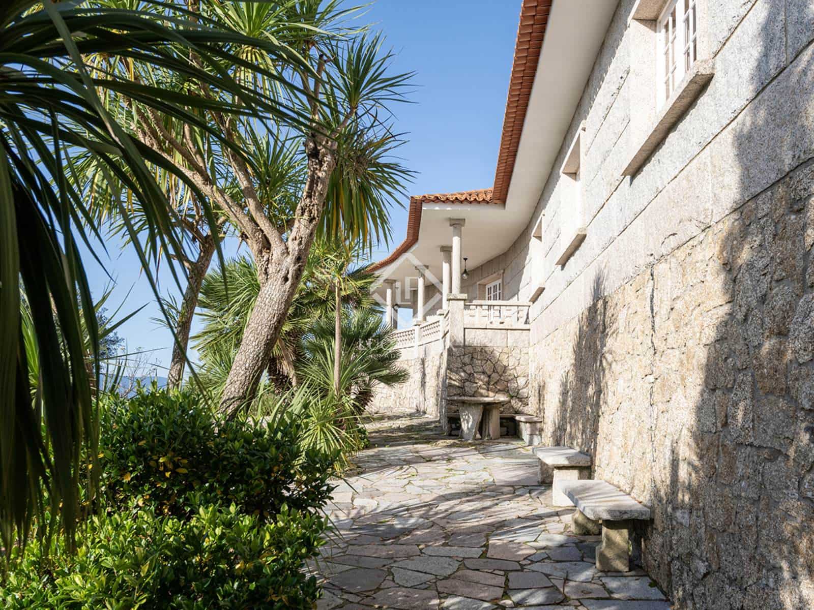 5 bedroom Villa for sale in Vilagarcia de Arousa with pool garage - € 795,000 (Ref: 8616537)